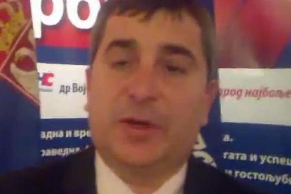 (VIDEO) SILEDŽIJA JE POZNATI STRANAČKI PRELETAČ: Gradonačelnik Subotice Bogdan Laban je danas odan Vučiću, a pogledajte kako ga je napadao dok je bio funkcioner DSS