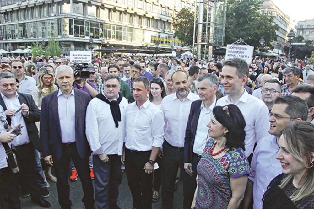 PREDSTAVNICI OPOZICIONOG BLOKA STALI UZ SINDIKATE: Izlazimo na ulice s radnicima!