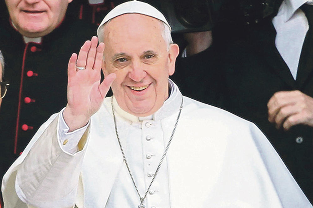 VIDI PAPU I BEŽI: Robijaši iskoristili posetu čelnika Vatikana i dokopali se slobode!