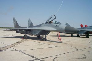 GRMLJAVINA NA NEBU IZNAD BEOGRADA: MiG -29 preleće centar grada, sve podrhtava od snažnih motora