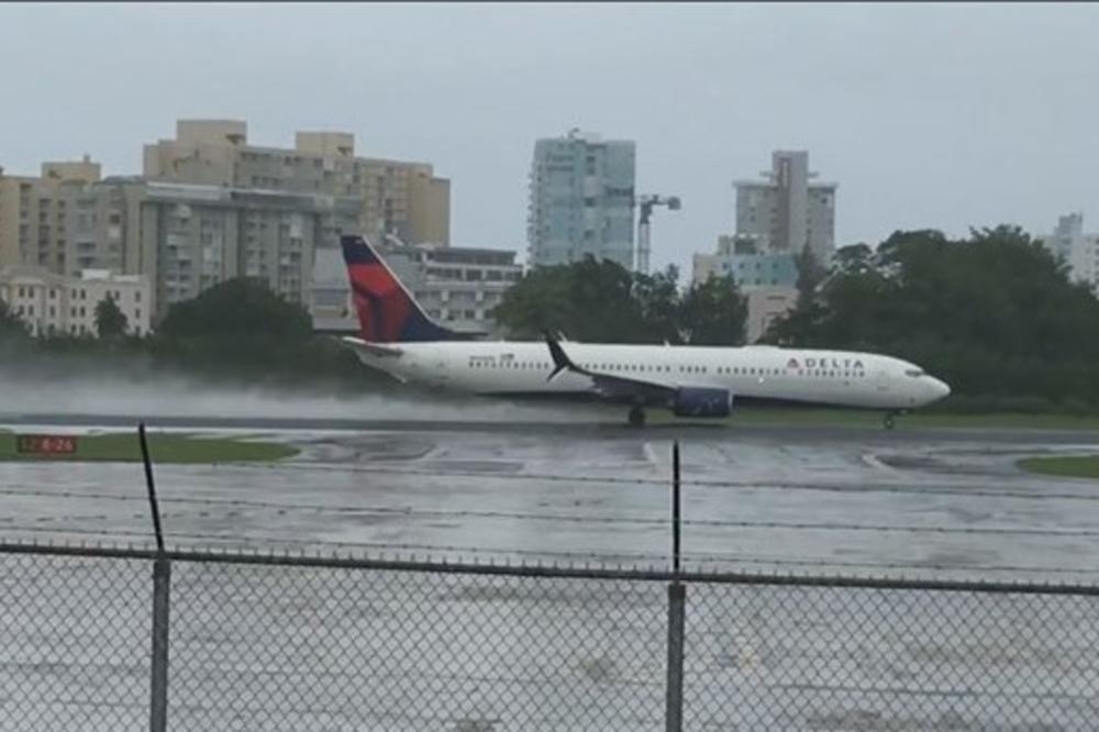 (VIDEO) JEZIVA TRKA SA VREMENOM: Avion uspeo da pobedi uragan Irmu!