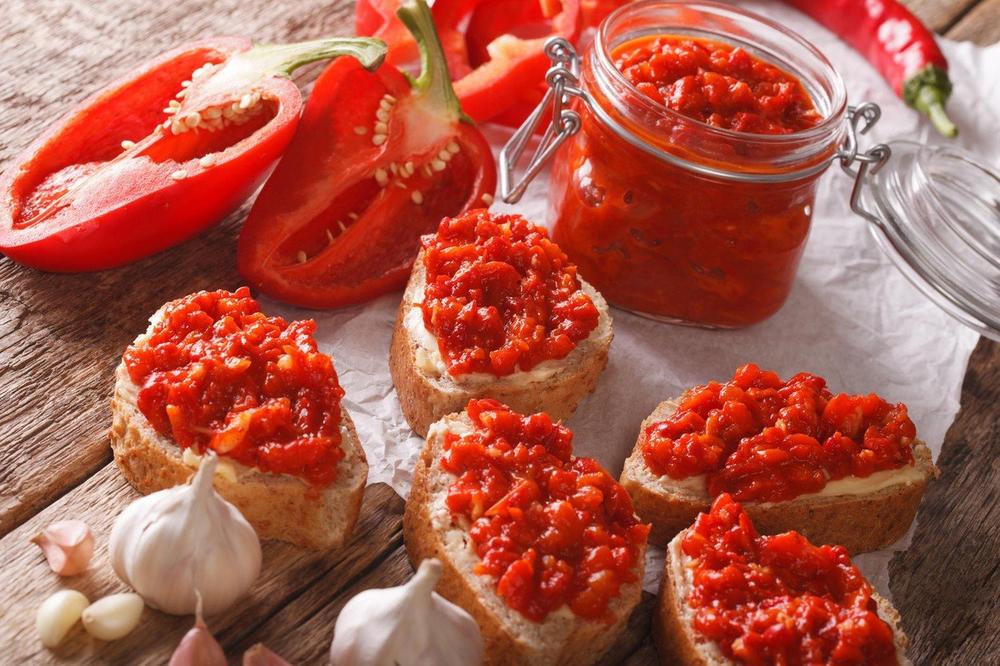 PROVERENI DOMAĆI RECEPT: Napravite najukusniji ajvar ikada!