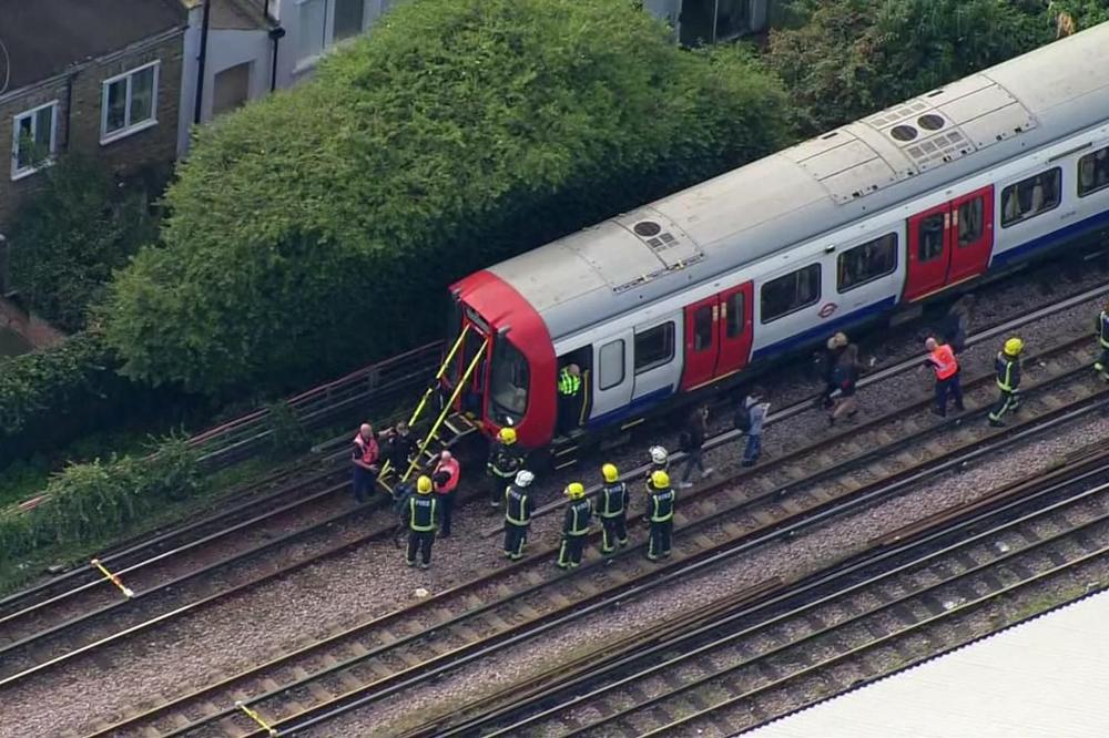 ISLAMSKA DRŽAVA PREUZELA ODGOVORNOST ZA NAPAD U LONDONU: U eksploziji povređeno 22 ljudi, osumnjičeni i dalje u bekstvu