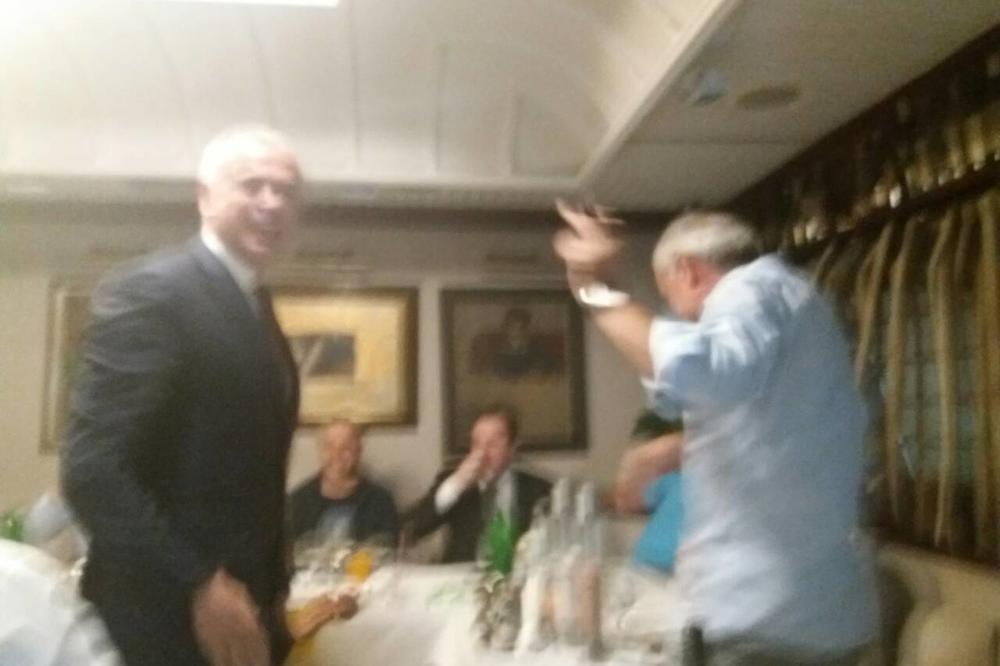 (FOTO) ZVEZDIN DIREKTOR BANUO NA PARTIZANOV RUČAK Vučela: Terza, plati račun!