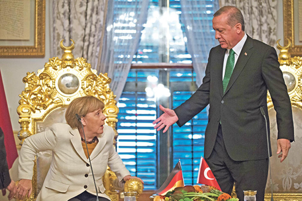 SUKOB: Erdogan ruši Angelu Merkel