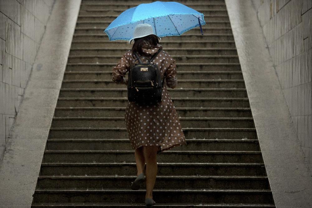 PONESITE KIŠOBRAN: Hladno i oblačno s kišom, i za vikend bez promene