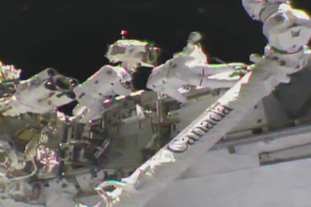 (VIDEO) ASTRONAUTI SE BACILI NA POPRAVKU: Crkao robot na svemirskoj stanici