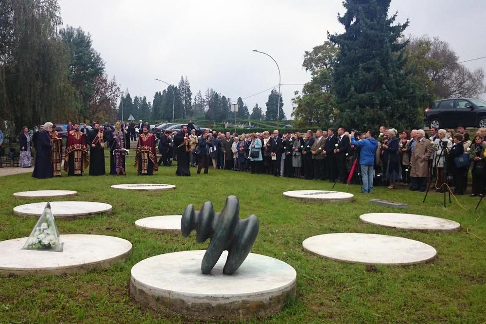 ODRŽANA KOMEMORACIJA U SISKU: Sećanje na srpsku siročad pobijenu u ustaškom logoru