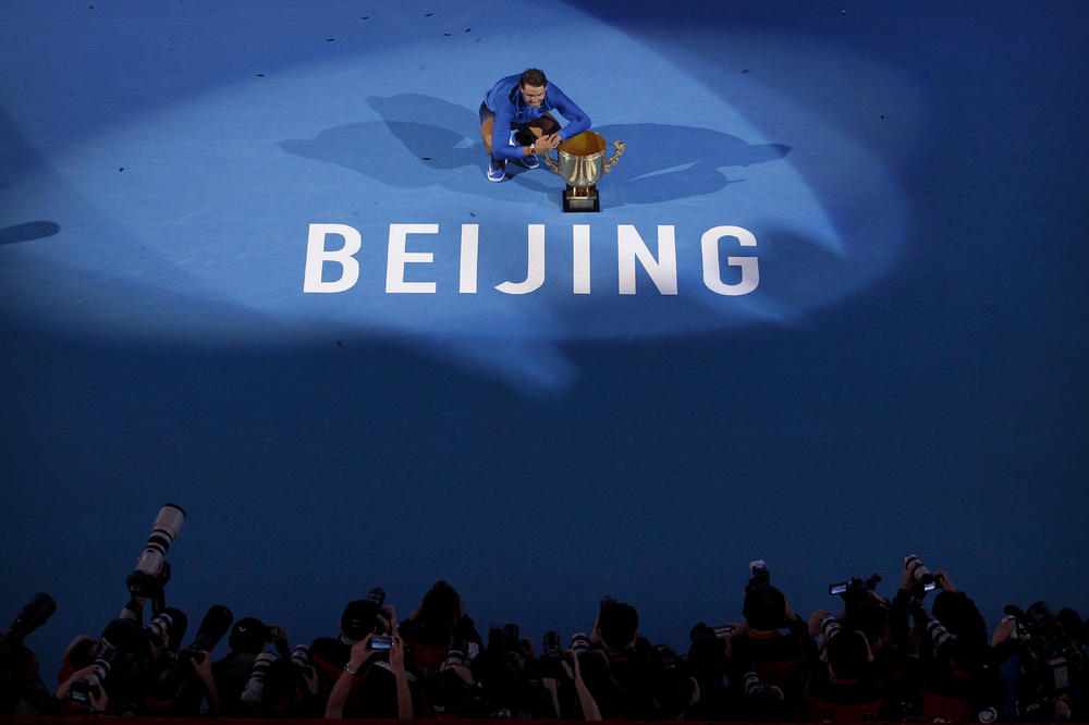 (VIDEO) IGRAO SE RAFA: Nadal počistio Kirjosa na turniru u Pekingu za šestu titulu u sezoni
