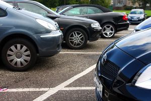 BEOGRAĐANI SE DOSETILI KAKO DA SAČUVAJU PARKING MESTO: Imaju novu taktiku zbog koje su komšije pobesnele i osule paljbu! (FOTO)