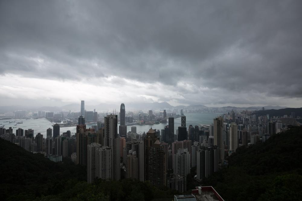 STRAVIČNO UPOZORENJE METEOROLOGA: Tajfun Kanun udara u Kinu!