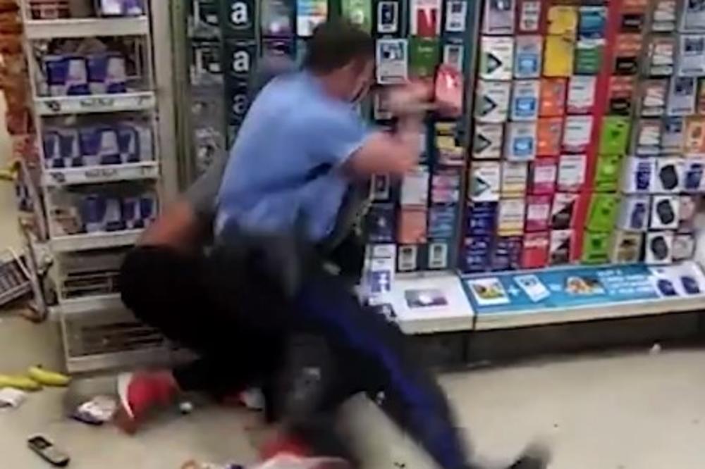 (VIDEO) ŽEŠĆA TUČA U SUPERMARKETU: Policajac se obračunao sa kradljivicom u stilu akcionih filmova