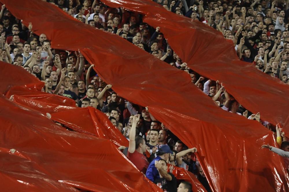 (KURIR TV) GORI MARAKANA: Stadion Crvene zvezde dupke pun pola sata pred početak utakmice