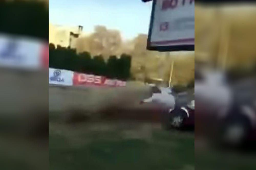 (UZNEMIRUJUĆI VIDEO) UŽAS NA TRCI! Srpski vozač izgubio kontrolu i uleteo u publiku!