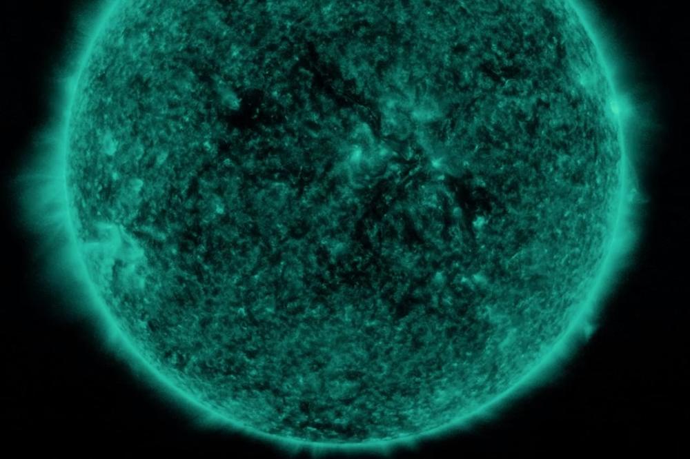 (VIDEO) NEBESKA FOTO-BOMBA: Mesec prekrio Sunce i stvorio prizor zbog kog je i NASA u šoku!
