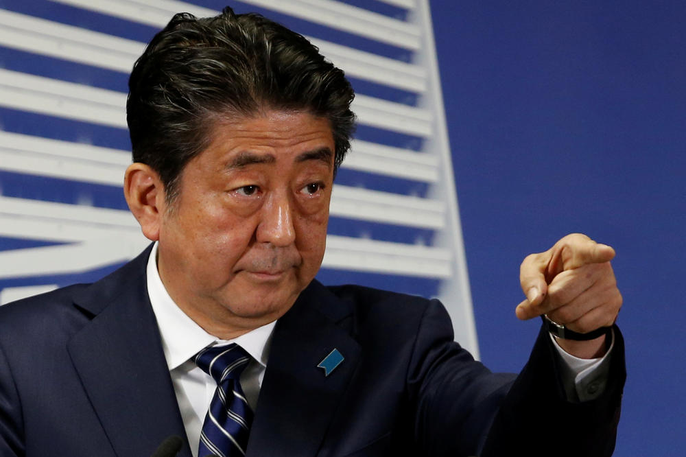 UME I SA PUTINOM I SA TRAMPOM: Ko je Šinzo Abe, japanski premijer koji je ponovo dobio većinu?