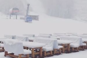 (FOTO) ZABELELO U CRNOJ GORI: Napadalo 25 santimetara snega na Bjelasici!