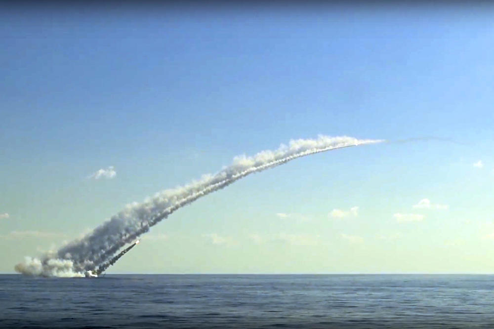 (VIDEO) OVAKO BIJU RUSKE PODMORNICE: Krstarećim raketama izveli masovni napad na džihadiste u Siriji