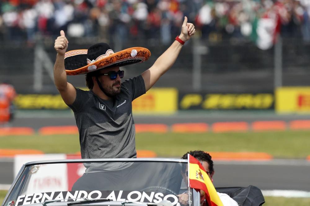 (FOTO) POKAZAO SVIMA: Fernando Alonso ima novu macu!