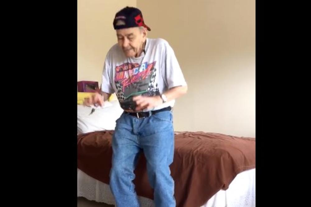 (VIDEO) NEĆETE MOĆI DA OBUZDATE SMEH: Ovaj deda ima 90 godina, a igra kao mladić!