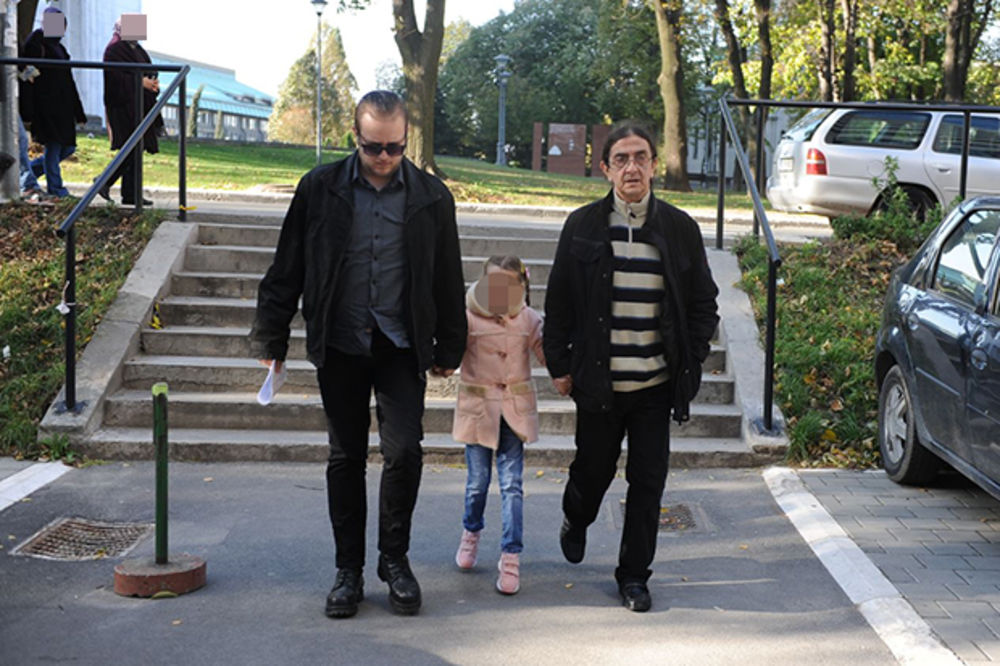 VLADIMIR SE POJAVIO DRŽEĆI ZA RUKU MALU JANU: Otkrivamo zbog čega su otac i ćerka Zorana Marjanovića došli u sud!