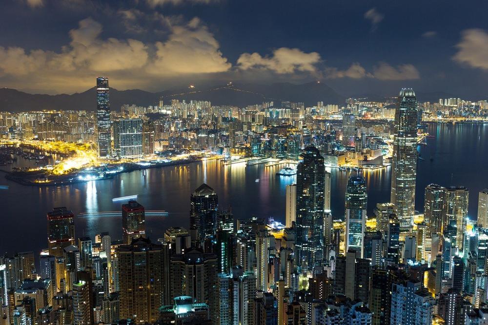 (VIDEO) ZMAJEVE KAPIJE: Zašto soliteri u Hongkongu imaju džinovske rupe u sebi?