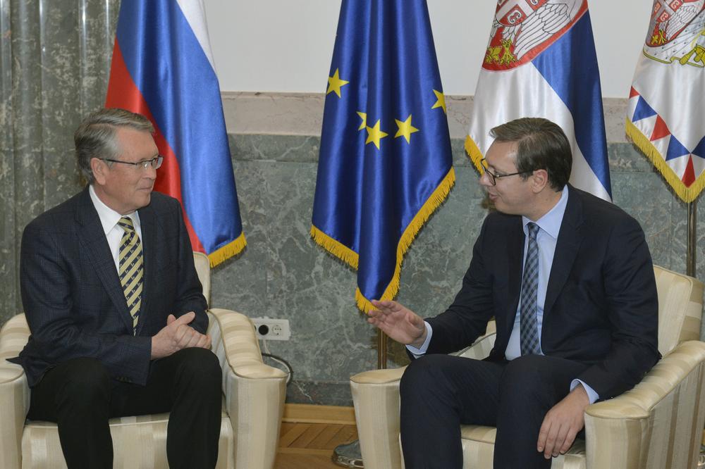 SASTANAK NA ANDRIĆEVOM VENCU: Razgovarali Vučić i Čepurin