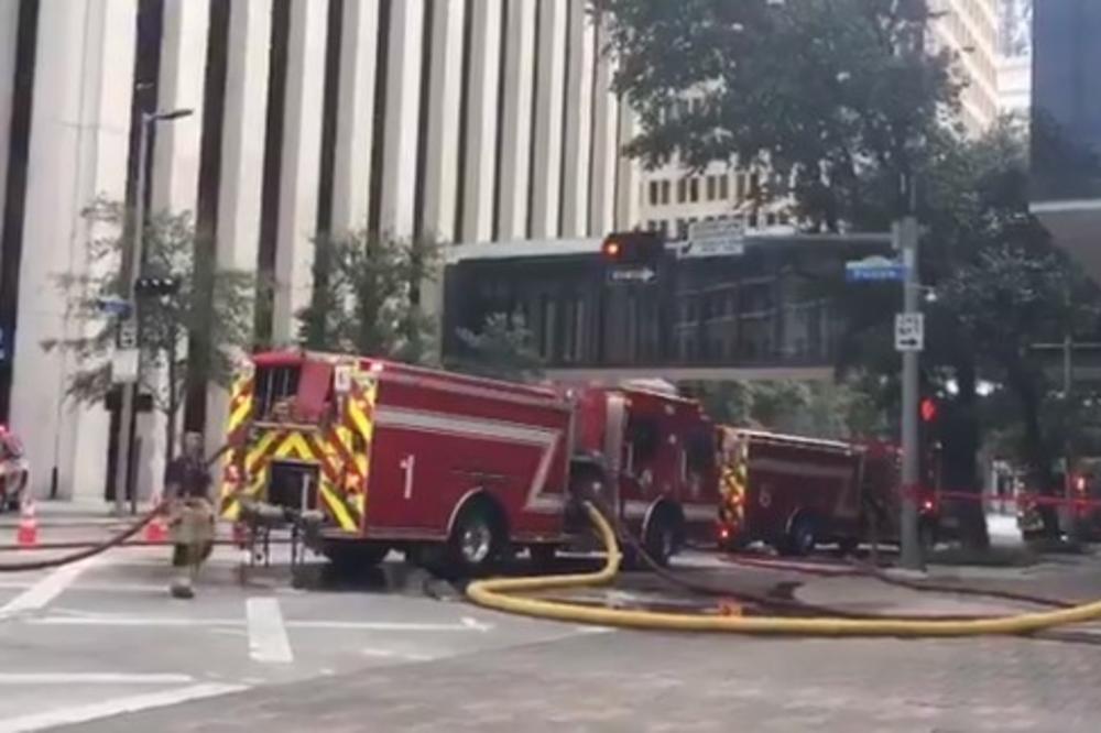 (VIDEO) DRAMA U HJUSTONU: Eksplozija u hotelu, ima povređenih