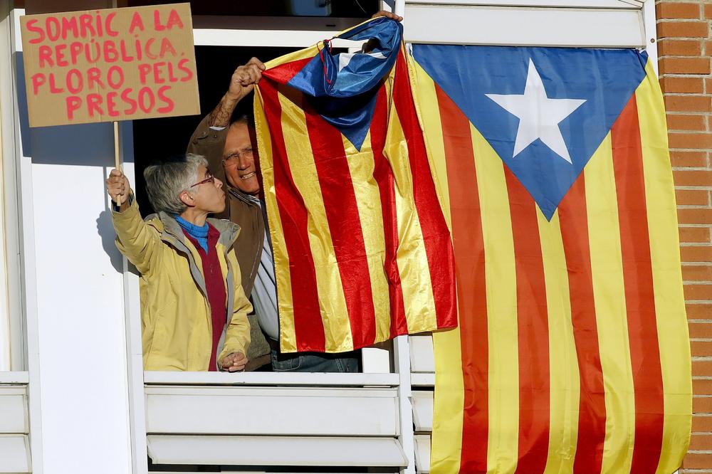 SVI SE NADAJU DA ĆE IZBORI REŠITI KRIZU: Katalonci sutra glasaju za regionalni parlament
