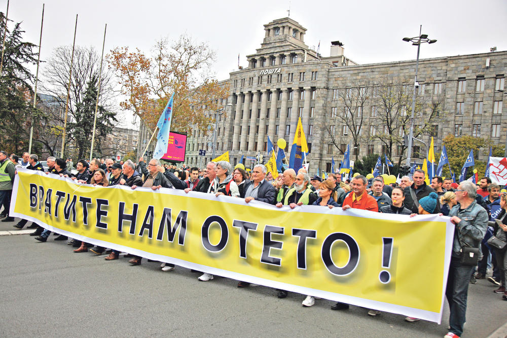 PROTEST RADNIKA POŠTE SRBIJE: Dajte nam pare ili zatvaramo sve pošte