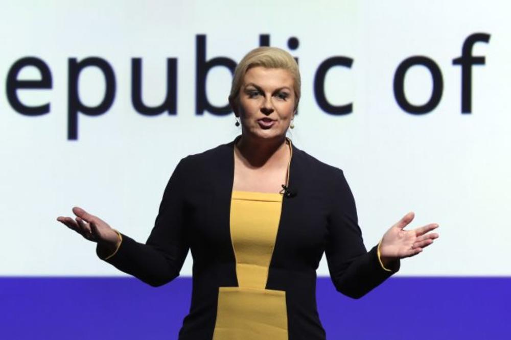 (FOTO) KOLINDA OBULA ŽUTE ČIZME I ZAPALILA TVITER: Evo zašto u Hrvatskoj besni rasprava o njenoj obući