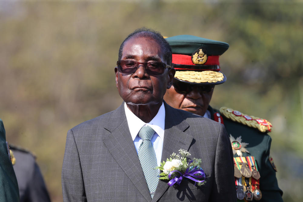 VLAST PREUZEO MOĆNI KROKODIL: Mugabe smenjen sa čela vladajuće partije, do sutra u podne da podnese ostavku kao predsednik države