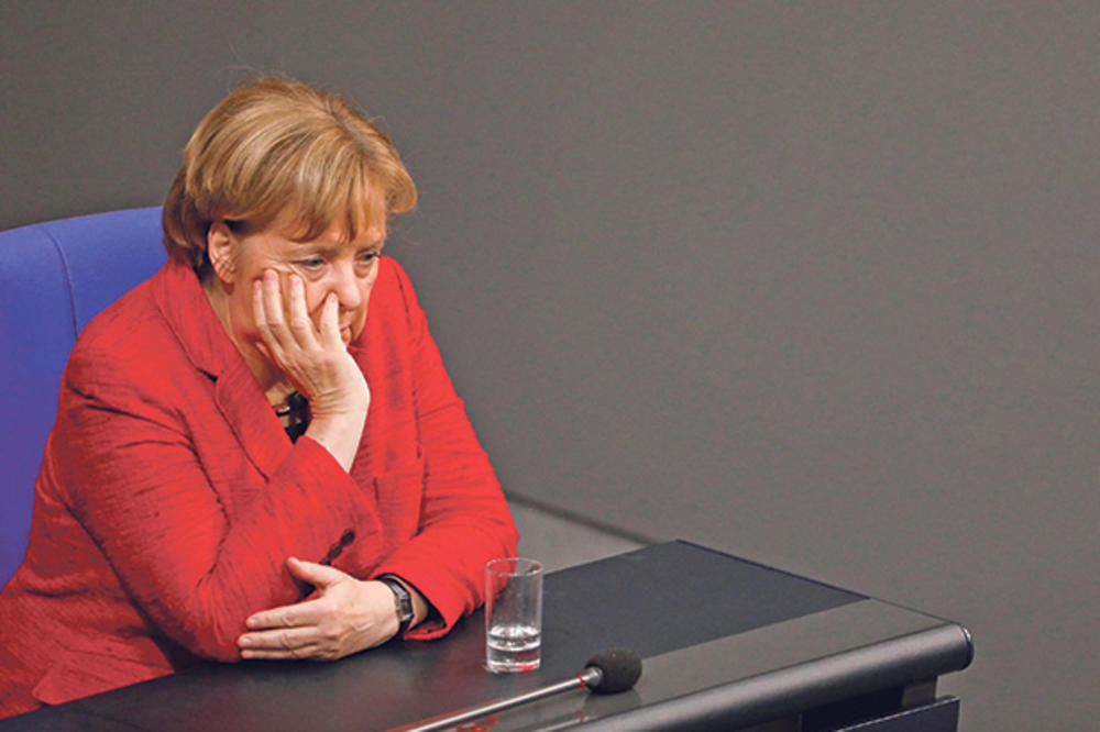 PANIKA: Pad Merkelove razara EU!