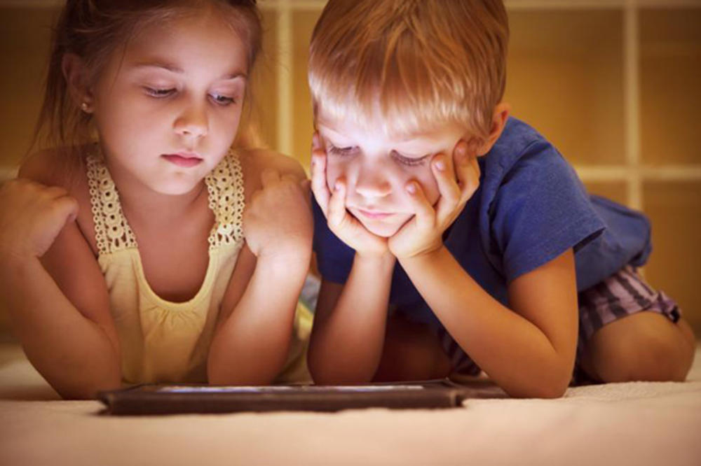 RODITELJI U STRAHU: Više ne možemo da pratimo šta sve deca gledaju na Internetu