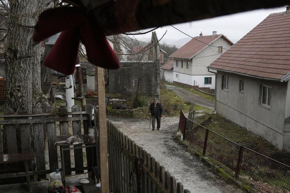MEŠTANI NA JUGU SRBIJE U STRAHU, NEŠTO SE ČUDNO DEŠAVA: Pale i obijaju kuće po selima nedaleko od granice sa Kosovom!