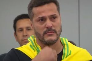 (VIDEO) LEGENDARNI BRAZILAC U SUZAMA: Žulio Cezar se emotivno oprostio od Benfike i predao svoje mesto Svilaru