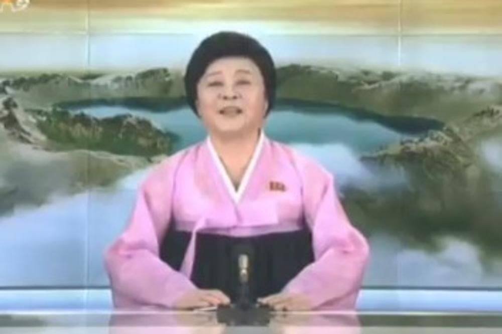(VIDEO) UMALO I SAMA POLETELA OD SREĆE: Da vidite kako je omiljena Kimova spikerka rekla naciji da je lansirana raketa koja stiže do Amerike!