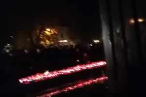 (VIDEO) BDENJE ZA PREMINULOG GENERALA:  U Mostaru hiljade na skupu podrške šestorici zvaničnika Herceg Bosne
