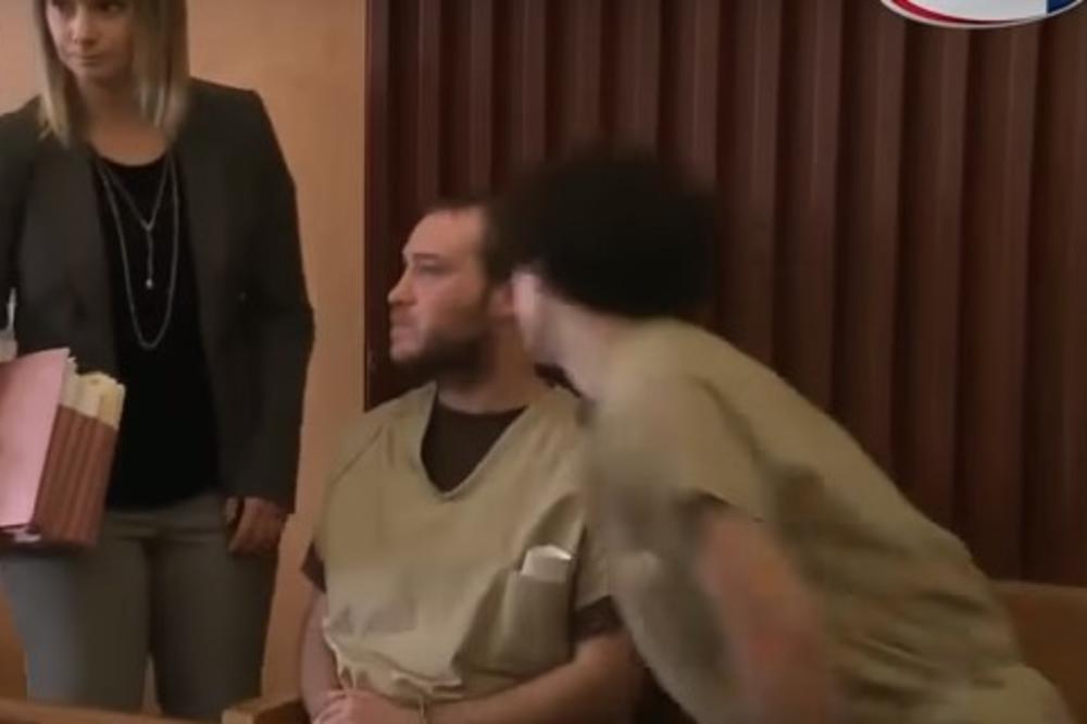 (VIDEO) ROBIJAŠKA PRAVDA: Osuđen je zbog silovanja deteta, ali ga drugi zatvorenik kaznio surovije