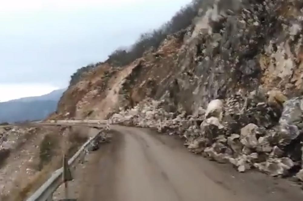 MOŽE DA SE ODRONI SVAKOG TRENUTKA: Put Cetinje-Budva zatvoren za saobraćaj