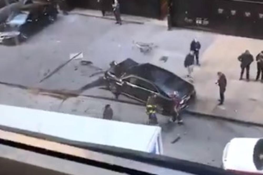 (VIDEO) NESREĆA NA MENHETNU: Vozač se zaleteo među pešake, ima povređenih