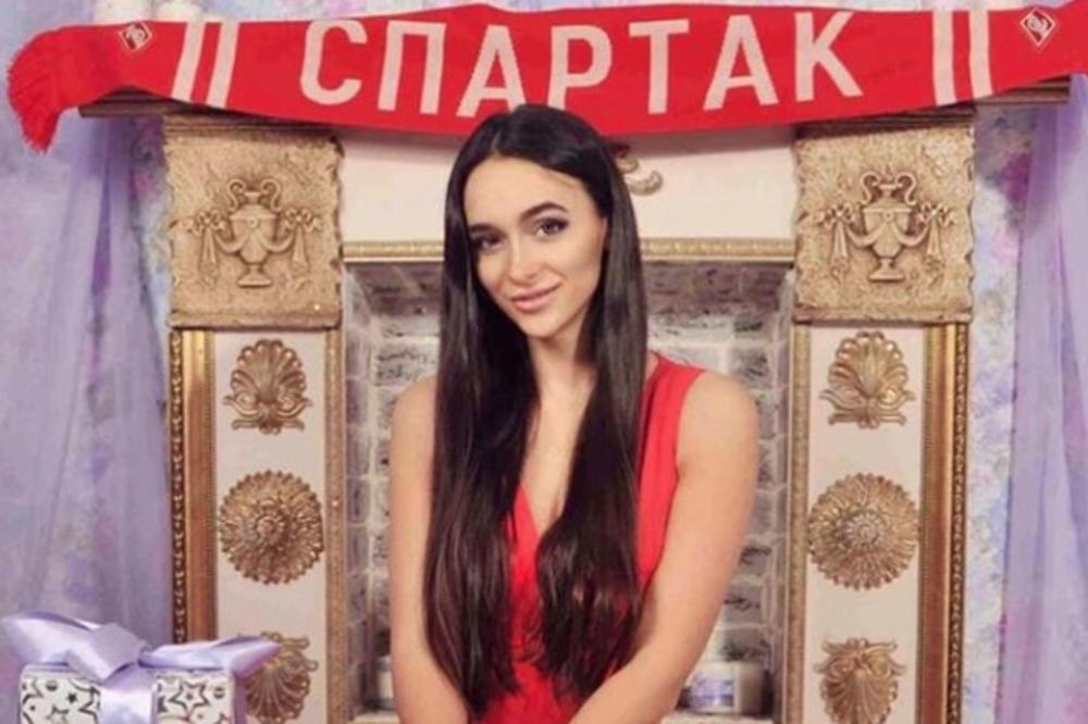 (FOTO) ONA VOLI ZVEZDU: Doktorka koja je zabranila seks igračima Spartaka iz Moskve veliki je fan bratskog kluba iz Beograda