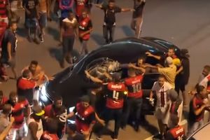 (VIDEO) TOTALNI HAOS: Pogledajte divljanje navijača Flamenga! Razrušili pola Rio de Žaneira