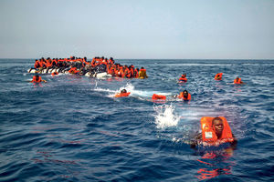 TRAGEDIJA KOD GRČKE OBALE: Prevrnuo se drveni brod, utopilo se 14 izbeglica, među njima i dečica