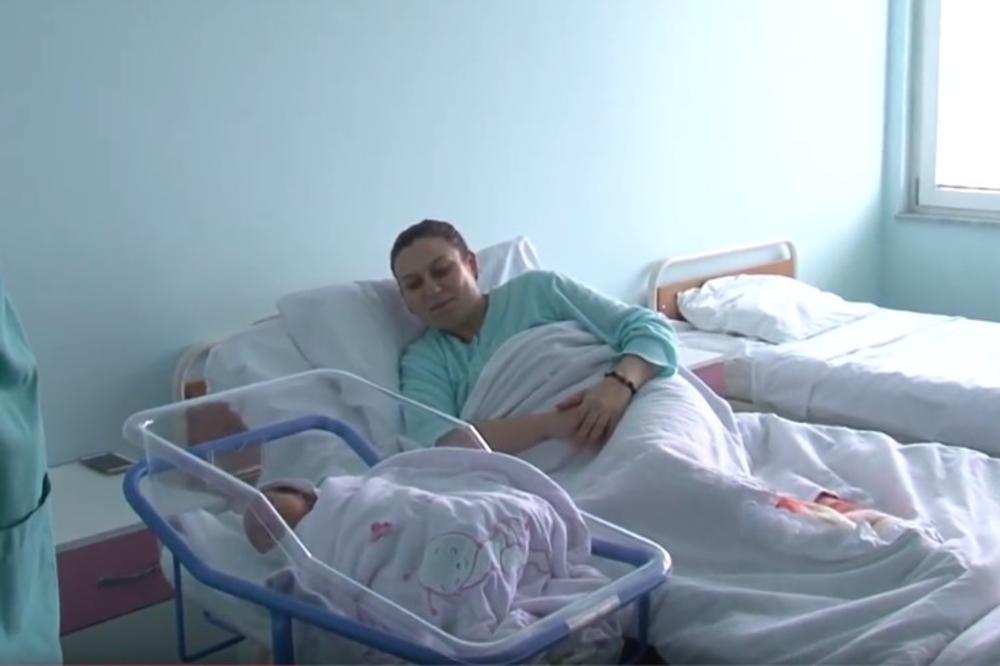 (VIDEO) SLAVLJE NA KOSMETU: Mali Teodor 100. beba rođena u porodilištu u Pasjanu!