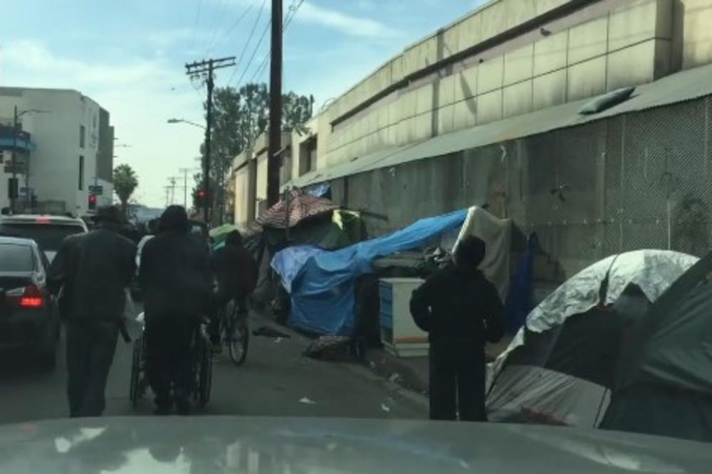 (VIDEO) TAMNA STRANA AMERIKE: U najglamuroznijem gradu u SAD živi 20.000 beskućnika!