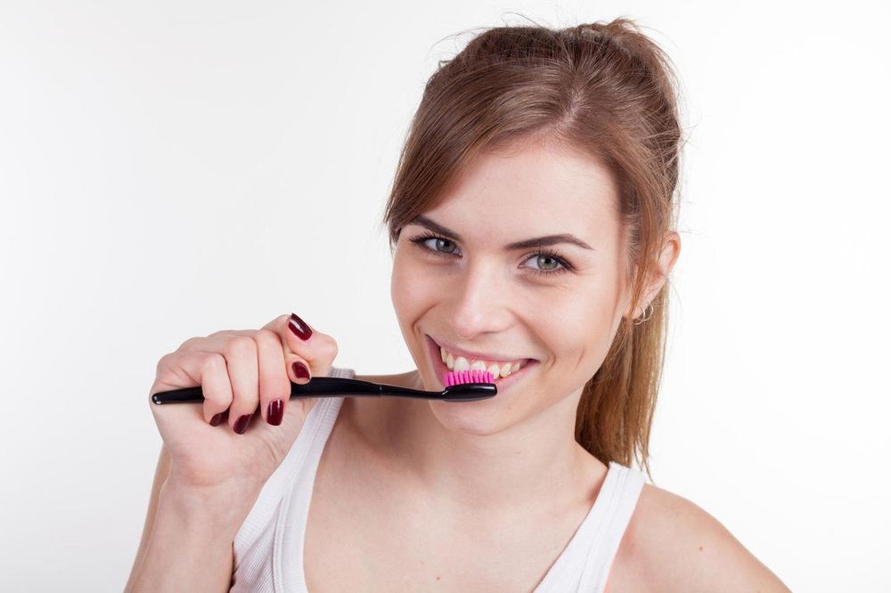VODITE RAČUNA O HIGIJENI: Četkica za zube vas može SPASITI od OVE opake bolesti!