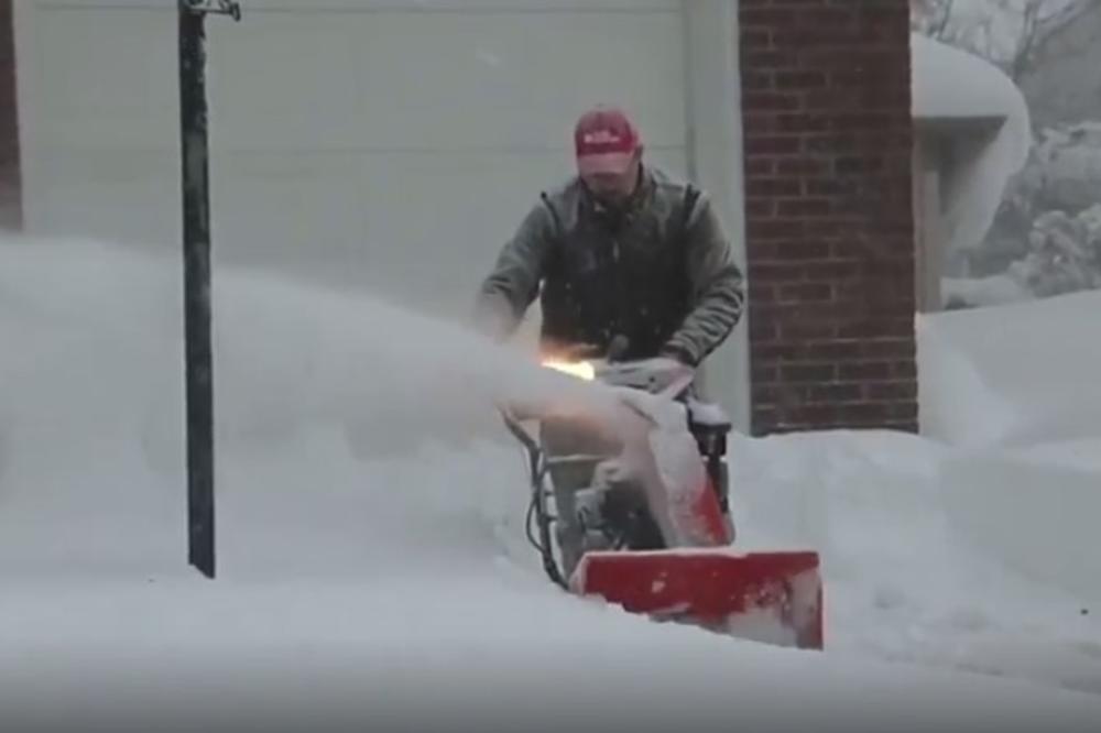 (VIDEO) ZIMA UBIJA ŠIROM AMERIKE: 17 žrtava hladnoće, danas ciklon bomba!