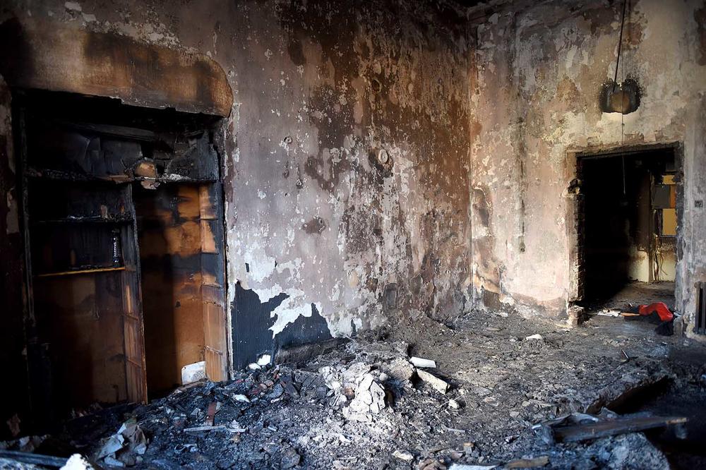 (FOTO) VATRENA STIHIJA OSTAVILA POTPUNU PUSTOŠ: Ovo su fotografije totalne štete koju je podmetnuti požar naneo kragujevačkoj gimnaziji