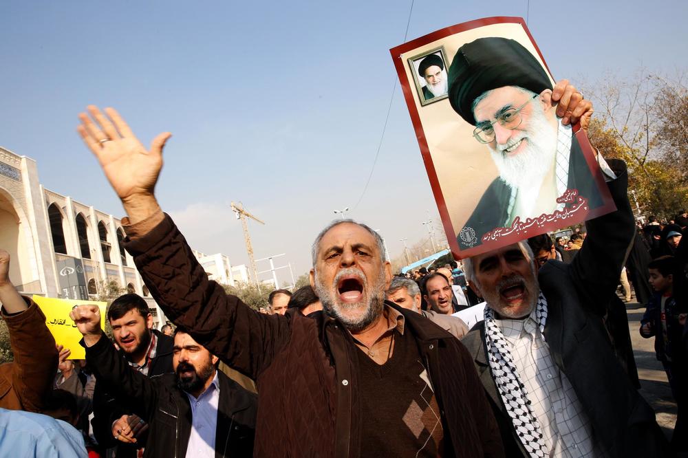 VLADINE PRISTALICE IZAŠLE NA ULICE IRANA: Imam pozvao na kažnjavanje organizatora protesta